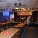 Inrichten zaal dirgelenfeest 2016 (11) w